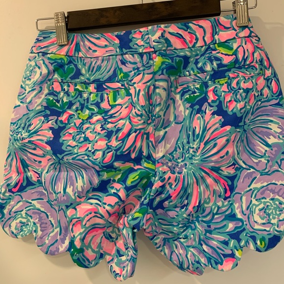 Lilly shorts. In full bloom - Picture 3 of 3